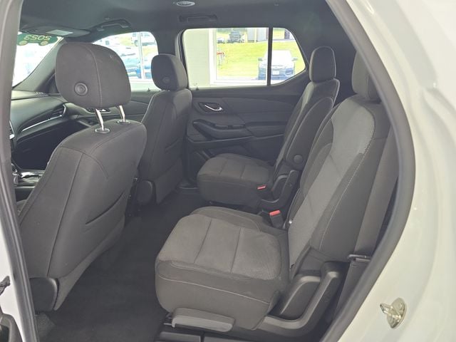 Pre-Owned 2023 Chevrolet Traverse LT - photo - 10
