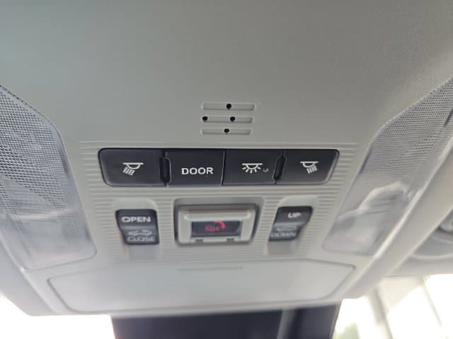 Pre-Owned 2021 Toyota RAV4 XLE - photo - 20
