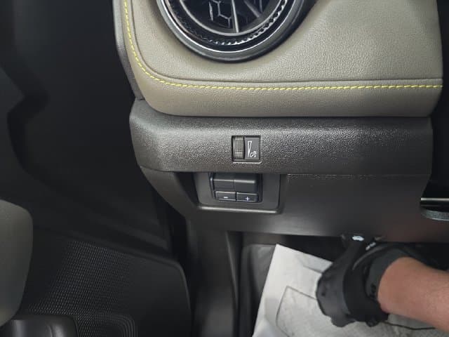 Pre-Owned 2024 Chevrolet Colorado ZR2 - photo - 19