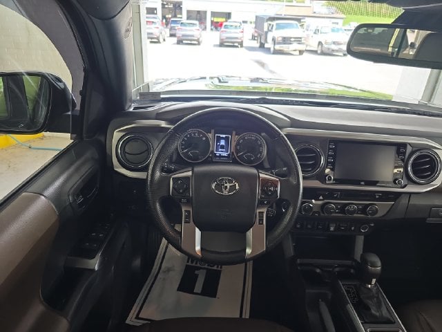 Pre-Owned 2023 Toyota Tacoma Limited - photo - 11