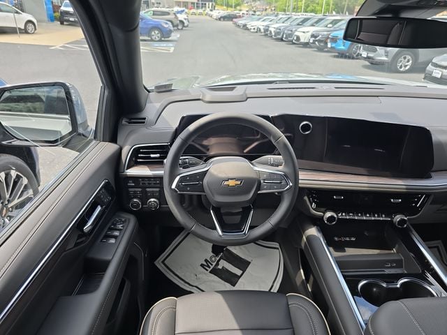 New 2026 Chevrolet Suburban Premier - photo - 11