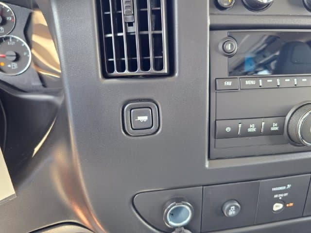 New 2026 Chevrolet Express 2500 Work Van - photo - 19