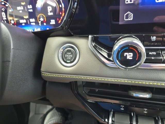 Pre-Owned 2023 Chevrolet Colorado ZR2 - photo - 21