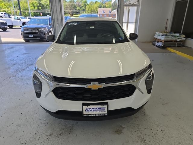 Pre-Owned 2025 Chevrolet Trax LS - photo - 7
