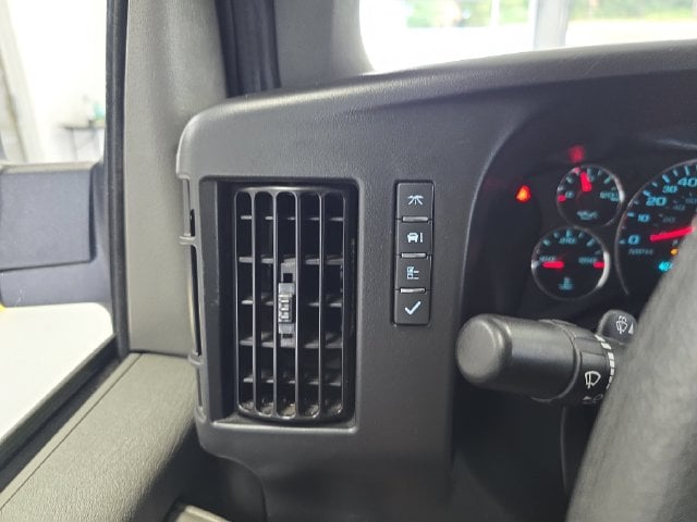Pre-Owned 2025 GMC Savana 3500 LT - photo - 20