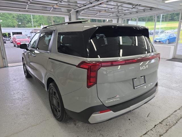 Pre-Owned 2025 Kia Carnival Hybrid EX - photo - 2