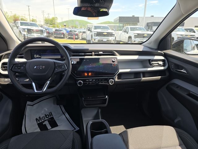 New 2027 Chevrolet Bolt EV LT - photo - 10