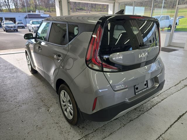 Pre-Owned 2024 Kia Soul LX - photo - 2