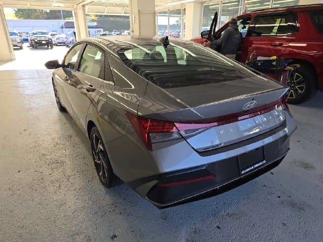 Pre-Owned 2025 Hyundai Elantra SEL Convenience - photo - 2