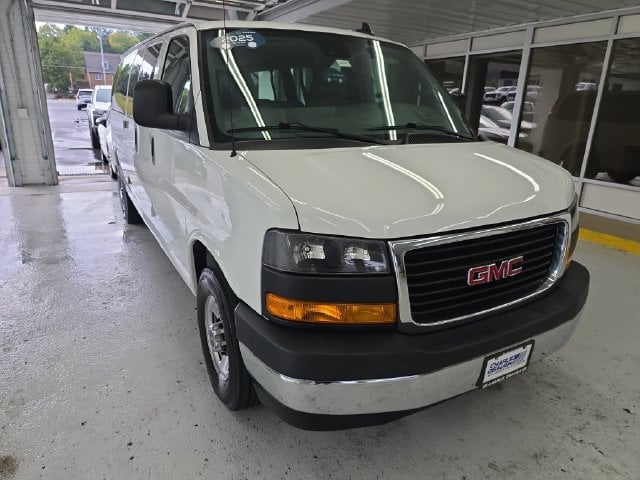 Pre-Owned 2025 GMC Savana 3500 LT - photo - 11