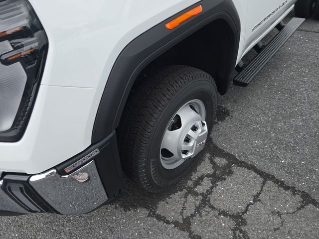 New 2026 GMC Sierra 3500HD Pro - photo - 8
