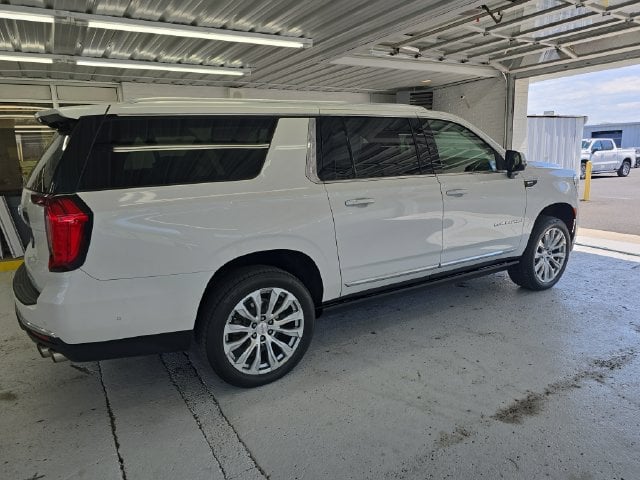 Pre-Owned 2024 GMC Yukon XL Denali - photo - 5