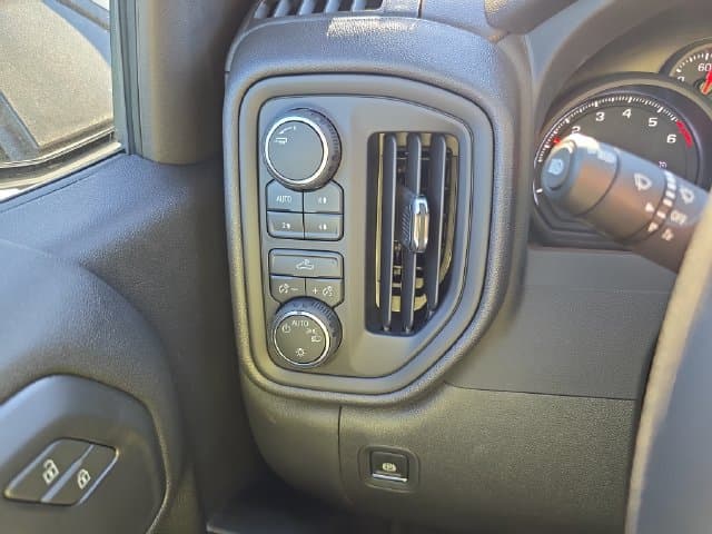 New 2026 Chevrolet Silverado 1500 Custom Trail Boss - photo - 17