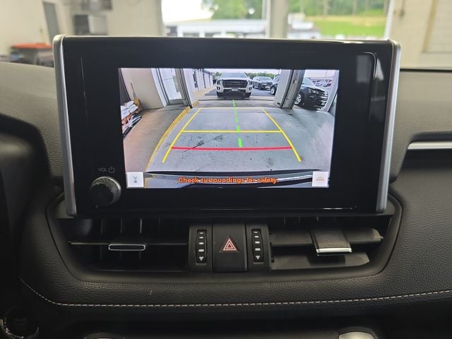 Pre-Owned 2023 Toyota RAV4 XLE Premium - photo - 16