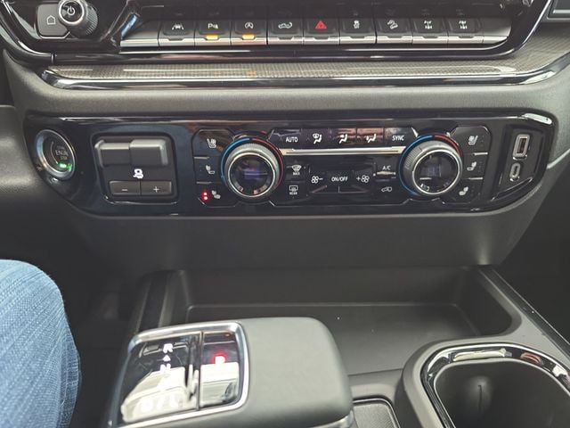 Pre-Owned 2023 Chevrolet Silverado 1500 ZR2 - photo - 22