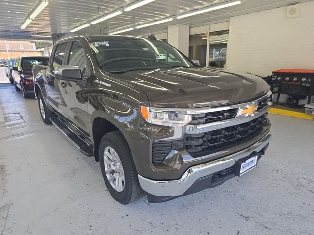 Pre-Owned 2023 Chevrolet Silverado 1500 LT - photo - 6