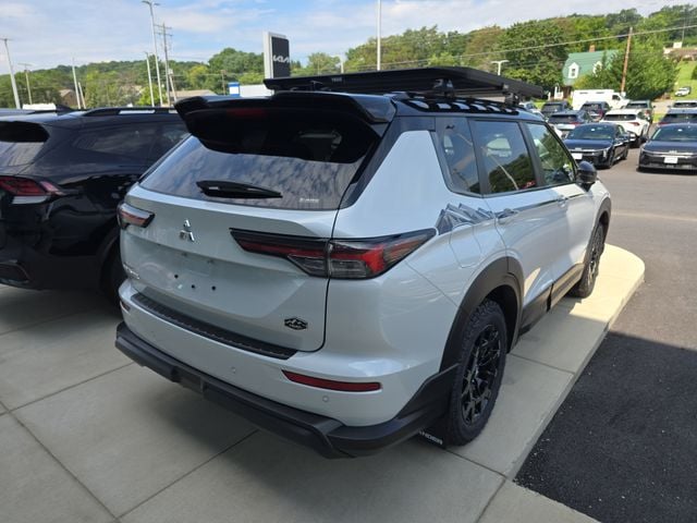 Pre-Owned 2025 Mitsubishi Outlander Trail Edition - photo - 4