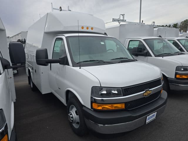 New 2025 Chevrolet Express 3500 Work Van - photo - 6