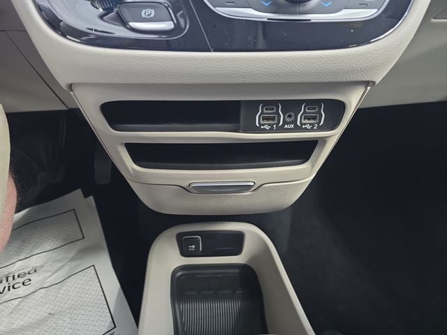 Pre-Owned 2024 Chrysler Pacifica Touring L - photo - 20