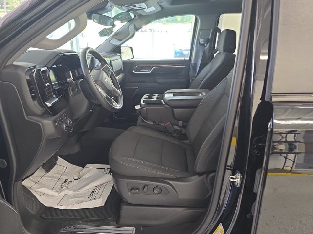 Pre-Owned 2025 Chevrolet Silverado 1500 LT - photo - 12
