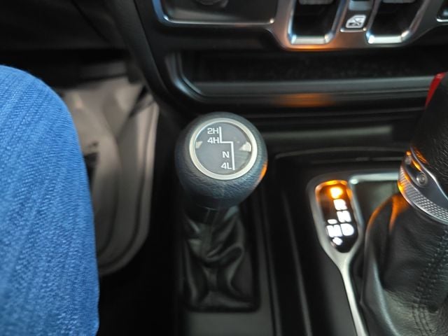 Pre-Owned 2022 Jeep Gladiator Sport - photo - 20