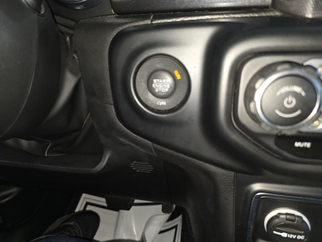 Pre-Owned 2022 Jeep Gladiator Sport - photo - 22