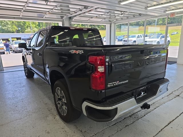 Pre-Owned 2025 Chevrolet Silverado 1500 LT - photo - 2