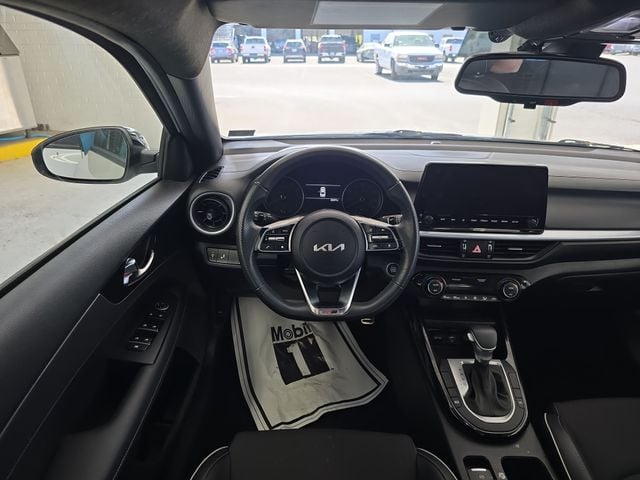 Pre-Owned 2024 Kia Forte GT-Line - photo - 11