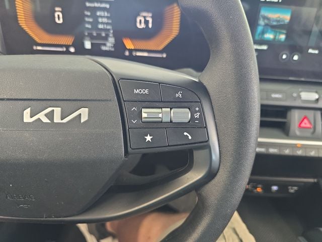 Pre-Owned 2025 Kia K4 LXS - photo - 17