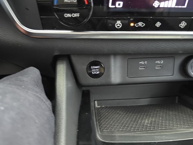 Pre-Owned 2024 Nissan Rogue SV - photo - 22