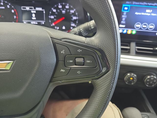 Pre-Owned 2025 Chevrolet Trax LS - photo - 15