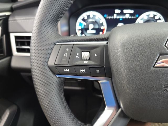 Pre-Owned 2024 Mitsubishi Outlander SEL - photo - 26