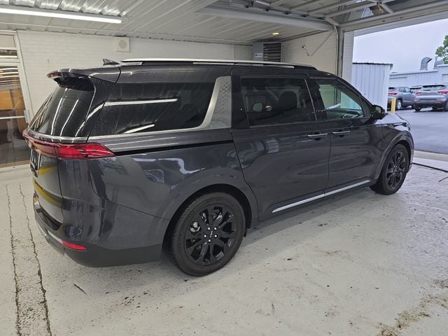 Pre-Owned 2023 Kia Carnival SX - photo - 5