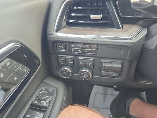 New 2026 Chevrolet Tahoe Premier - photo - 19
