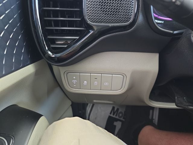 Pre-Owned 2024 Kia Soul EX - photo - 20