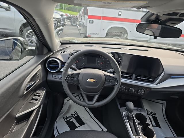 New 2026 Chevrolet Trax LS - photo - 11