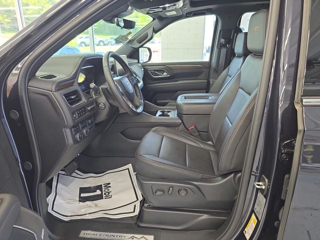Pre-Owned 2024 Chevrolet Suburban High Country - photo - 12
