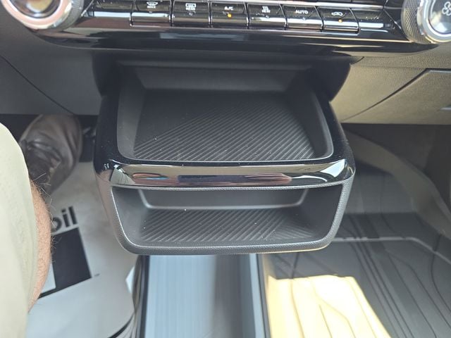 New 2027 Chevrolet Bolt EV LT - photo - 19