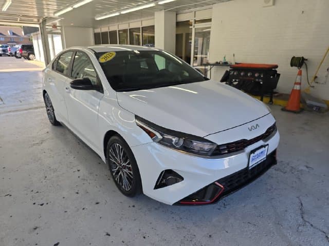 Pre-Owned 2023 Kia Forte GT-Line - photo - 6