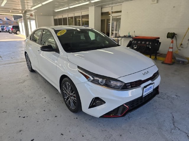 Pre-Owned 2023 Kia Forte GT-Line - photo - 6
