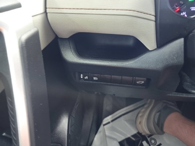 Pre-Owned 2022 Toyota RAV4 XLE - photo - 20