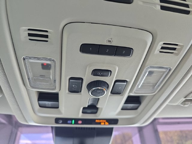 Pre-Owned 2024 GMC Yukon XL Denali - photo - 24