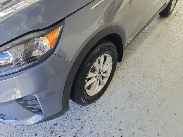Pre-Owned 2020 Kia Sorento LX - photo - 8