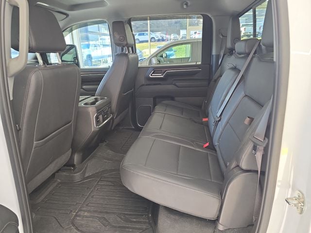 Pre-Owned 2024 GMC Sierra 2500HD SLT - photo - 9
