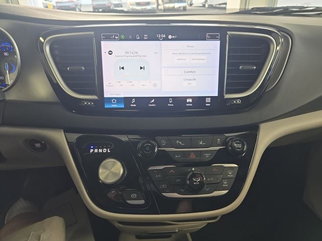 Pre-Owned 2024 Chrysler Pacifica Touring L - photo - 14