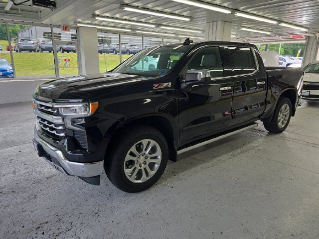 Pre-Owned 2024 Chevrolet Silverado 1500 LTZ - photo - 1