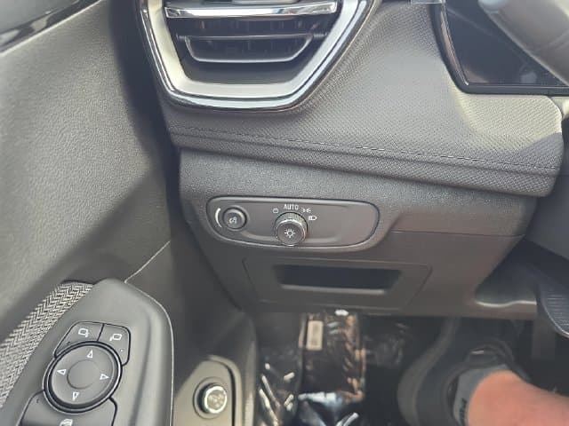 New 2026 Chevrolet TrailBlazer LT - photo - 16
