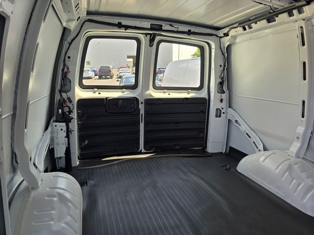 New 2026 Chevrolet Express 2500 Work Van - photo - 8