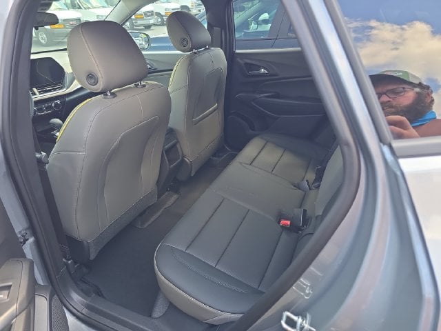 New 2026 Chevrolet Trax ACTIV - photo - 9