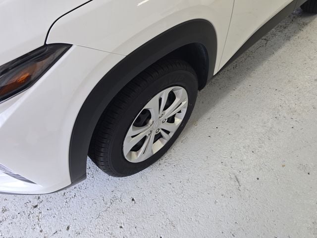 Pre-Owned 2025 Chevrolet Trax LS - photo - 8